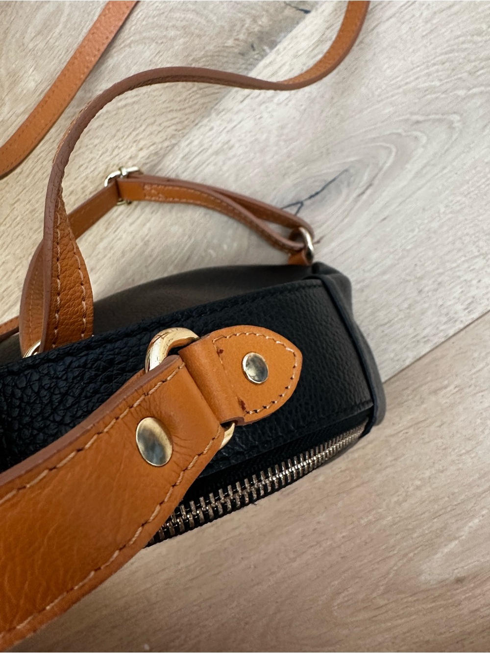 Divina Firenze Black Pebbled Leather convertible Mini backpack & Crossbody Bag - Picture 15 of 16